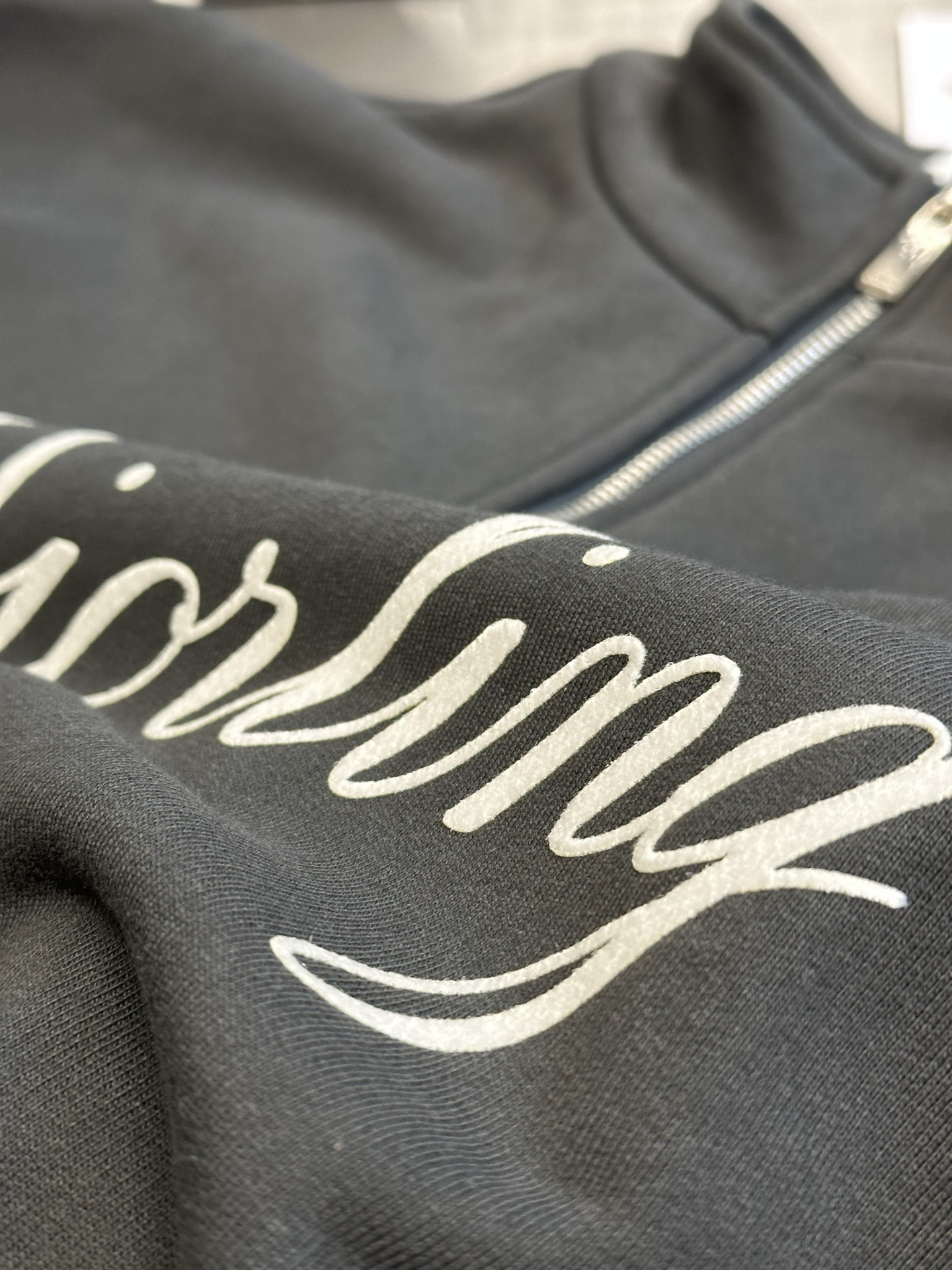 ディオール「Dior」フロッキープリント ハーフジップ スウェットシャツ