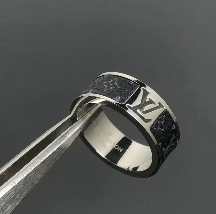 ルイ・ヴィトン「Louis Vuitton」Epi リング