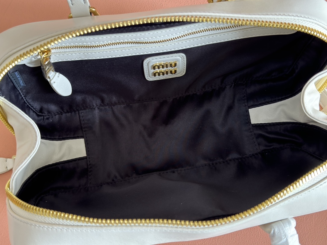 ミュウ ミウ(Miu Miu)アルカディア スモールトップハンドル ギャザーショルダーバッグ