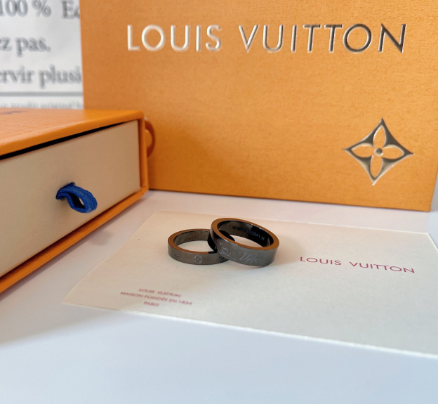 ルイ・ヴィトン「Louis Vuitton」Volt Upside Down リング