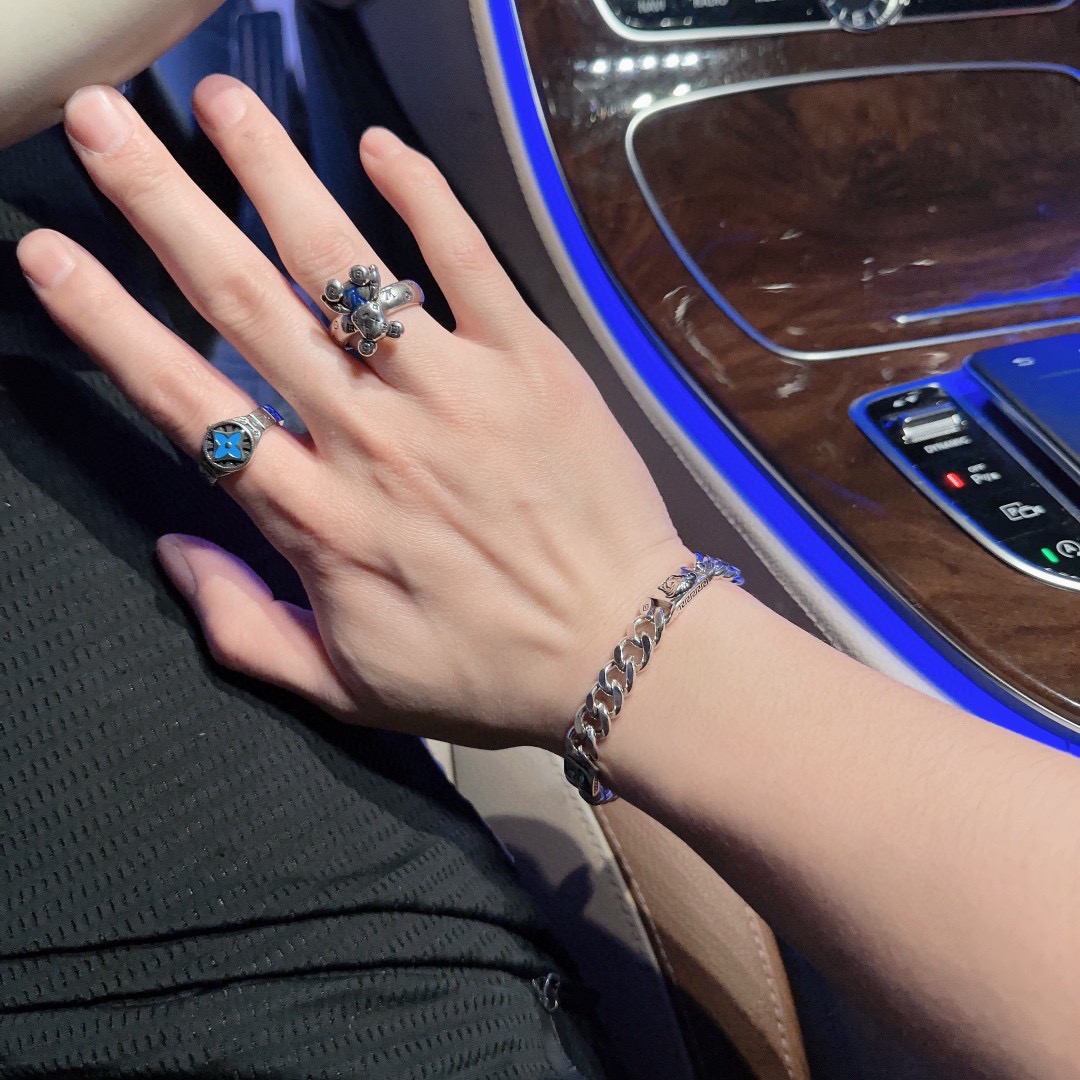 ルイ・ヴィトン「Louis Vuitton」Heritage リング