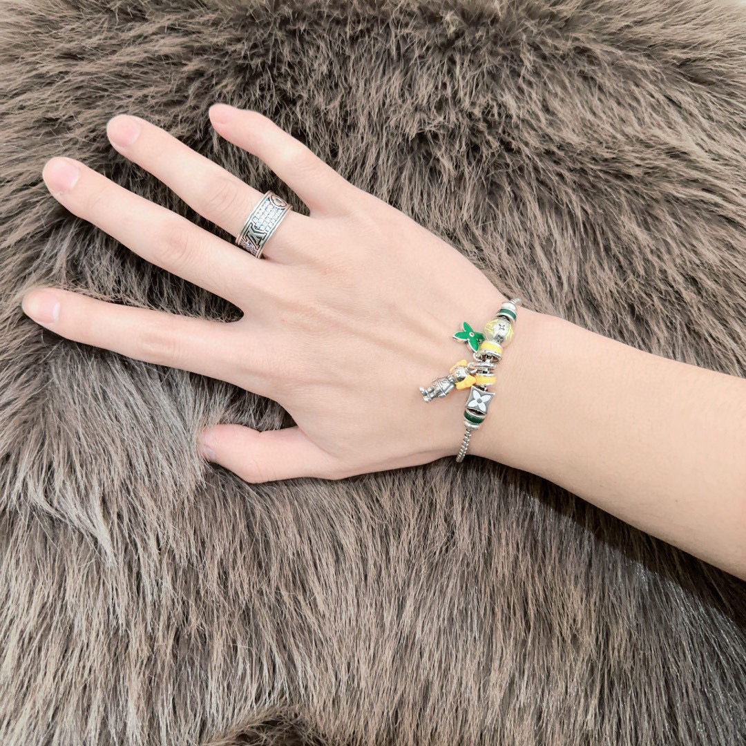 ルイ・ヴィトン「Louis Vuitton」RECYCLED ブレスレット