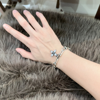 ルイ・ヴィトン「Louis Vuitton」ヴィンテージシルバースタイル ブレスレット