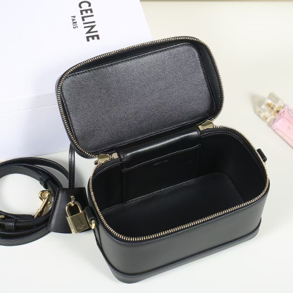 セリーヌ「Celine」 VANITY レザー コスメティック ケース