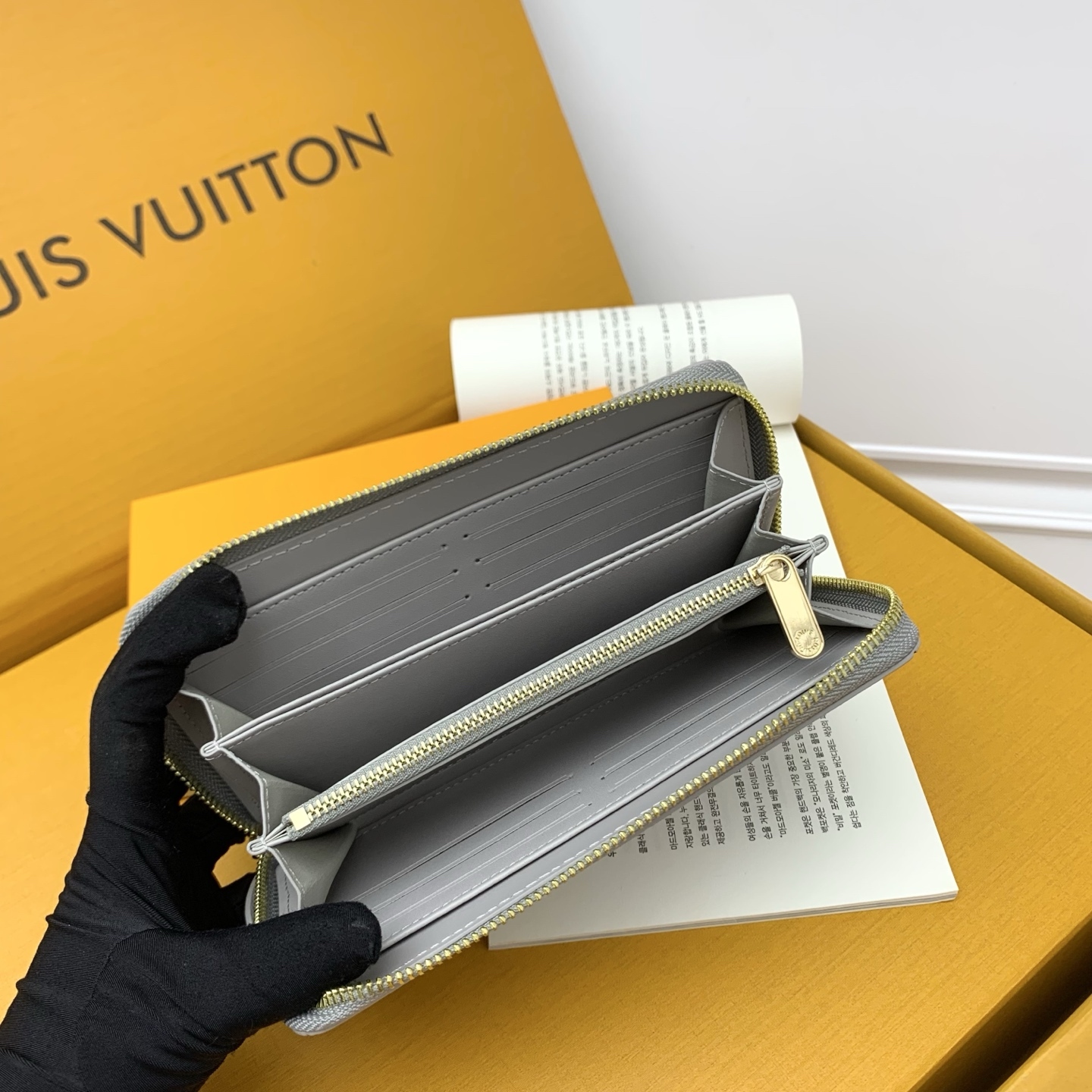 ルイ・ヴィトン「Louis Vuitton」新作 日本限定 ジッピー･ウォレット