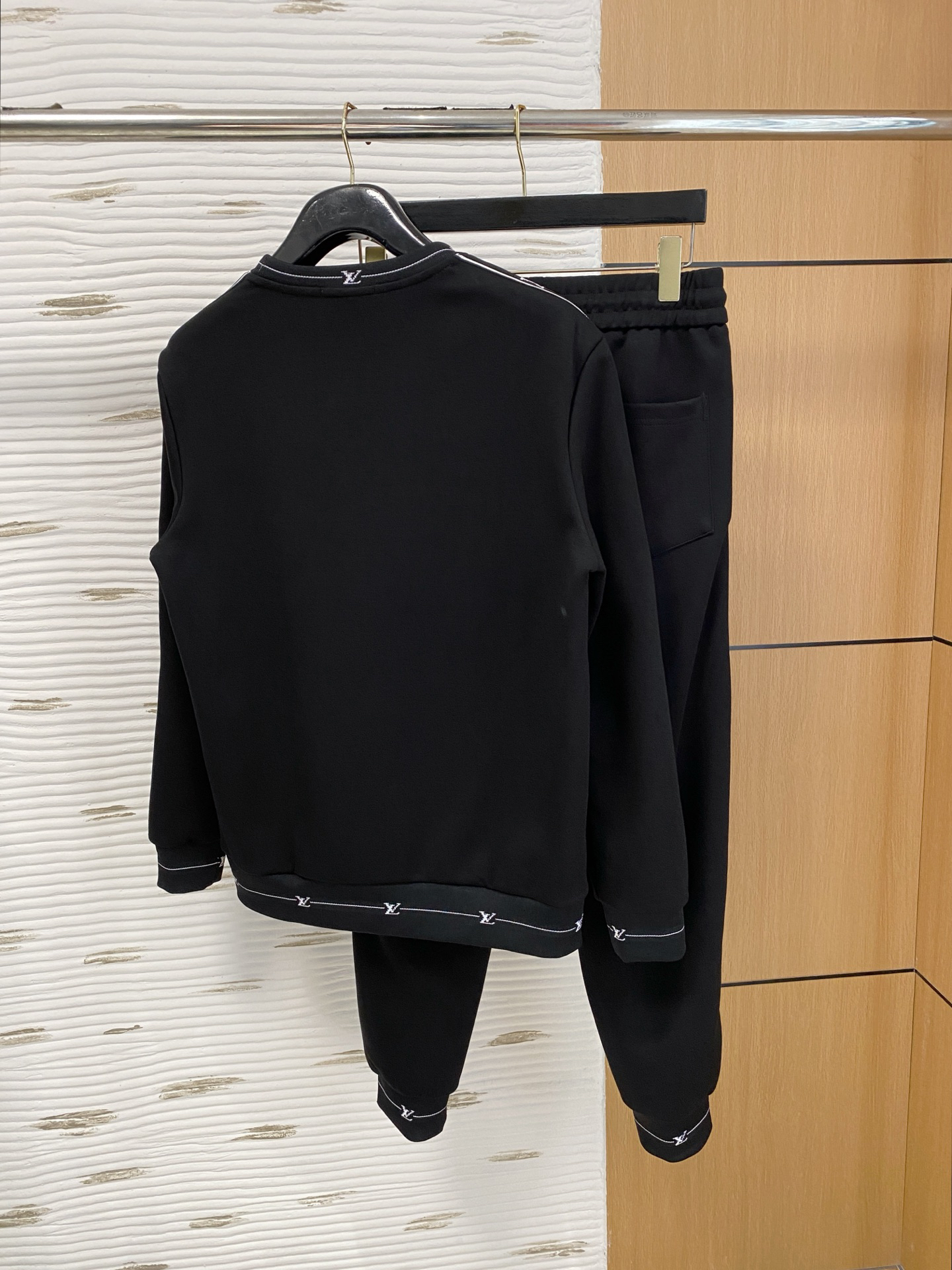 ルイ・ヴィトン「Louis Vuitton」2025秋冬 メンズ スポーツウェア セットアップ