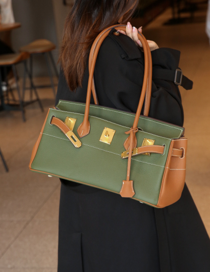 エルメス「Hermès」プラム バッグ ショルダーバッグ