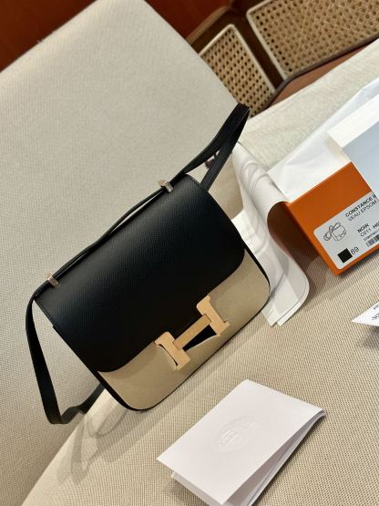 エルメス「Hermès」コンスタンスミニバッグ