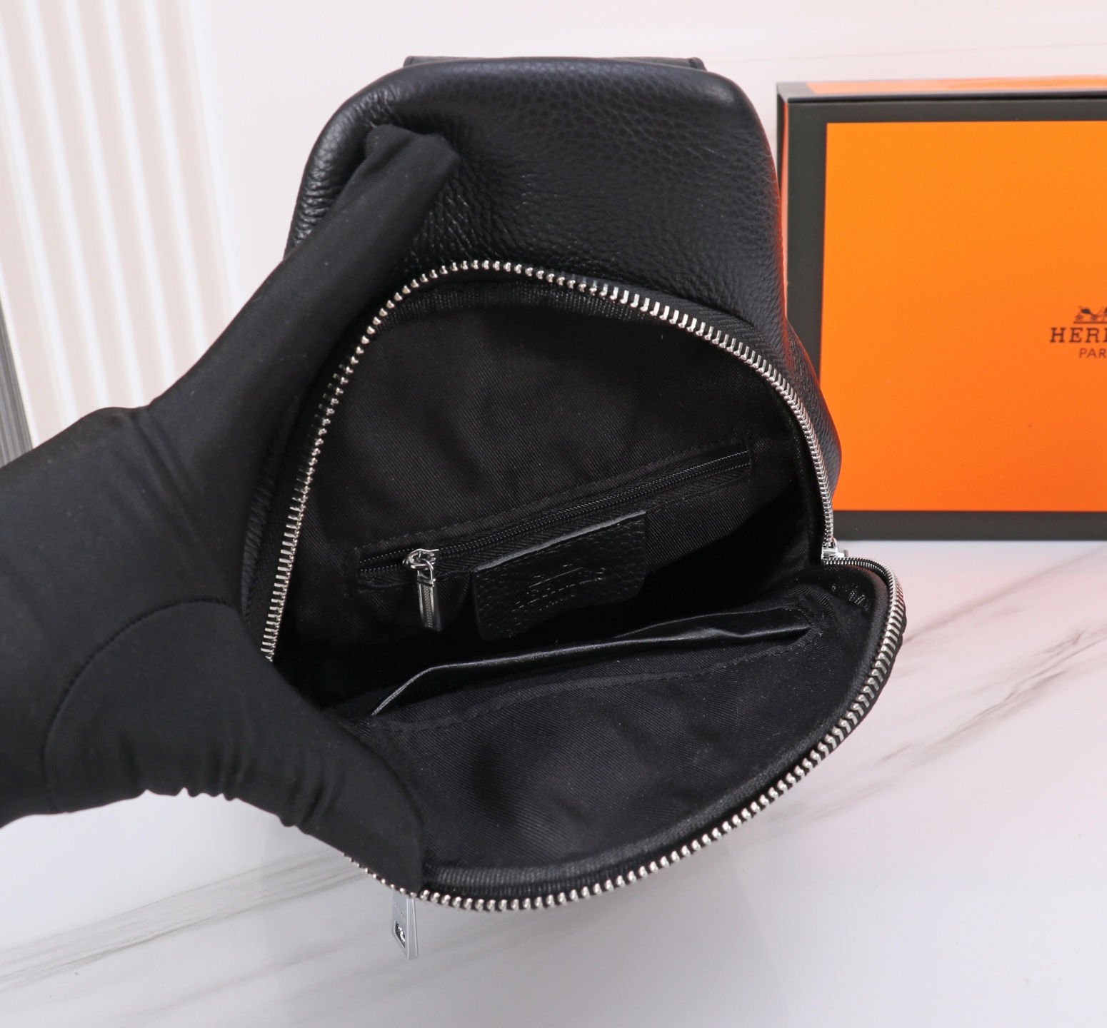 エルメス「Hermès」ソフト・ポシェット クロスボディバッグ