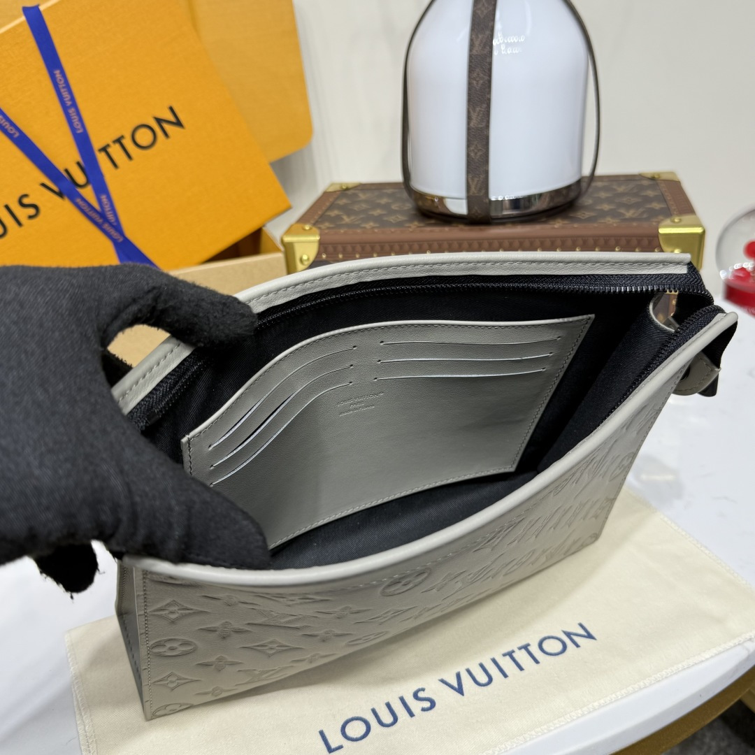 ルイ・ヴィトン「Louis Vuitton」POCHETTE VOYAGE M61692クラッチバッグ