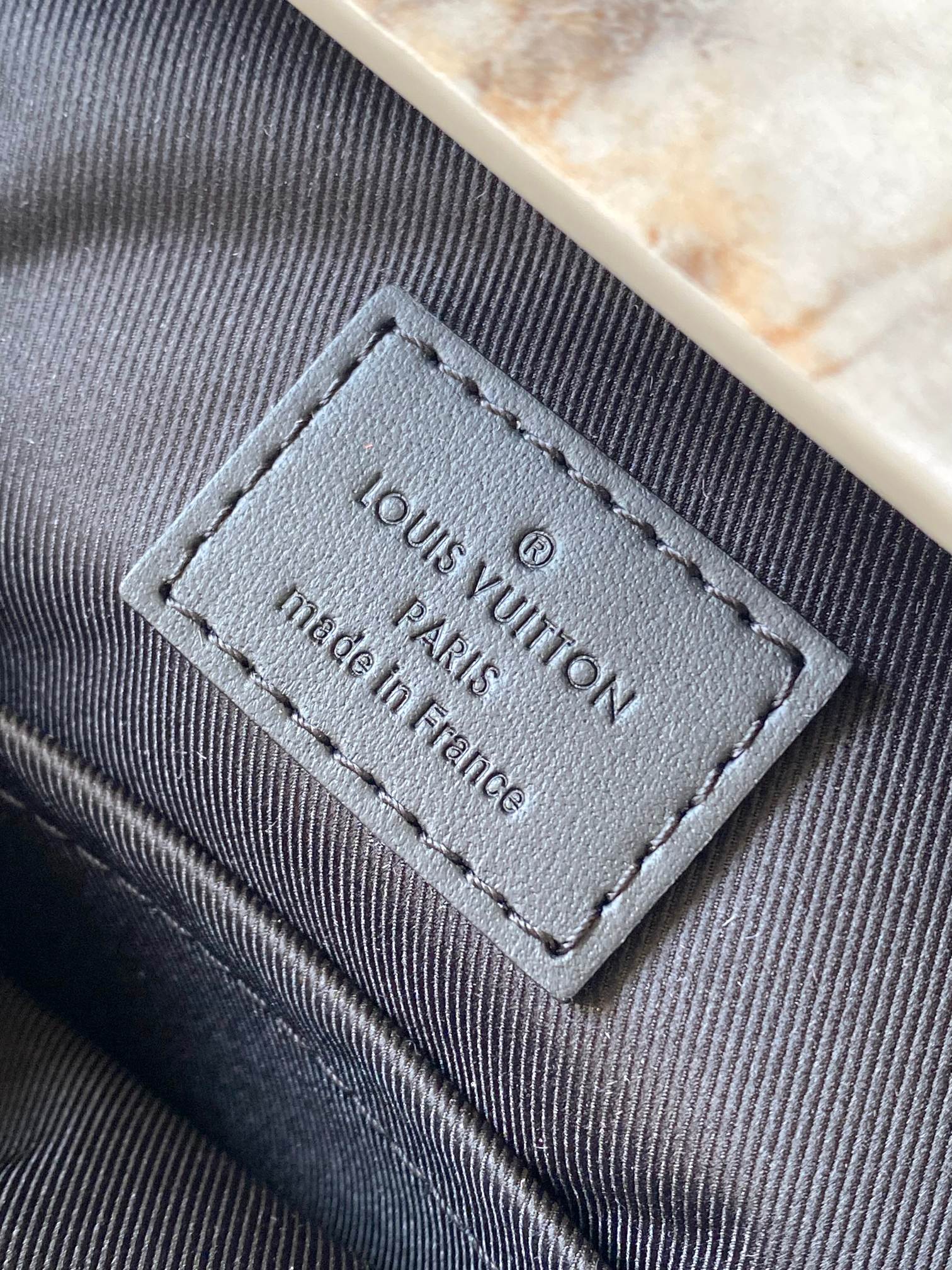 ルイ・ヴィトン「Louis Vuitton」Trio メッセンジャーバッグ