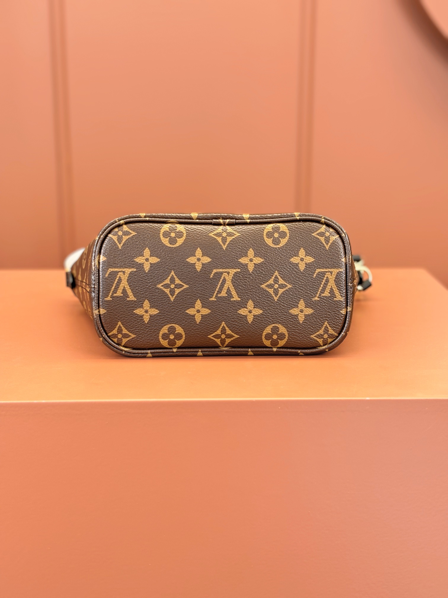 ルイ・ヴィトン「Louis Vuitton」ネヴァーフル インサイドアウト BB ハンドバッグ