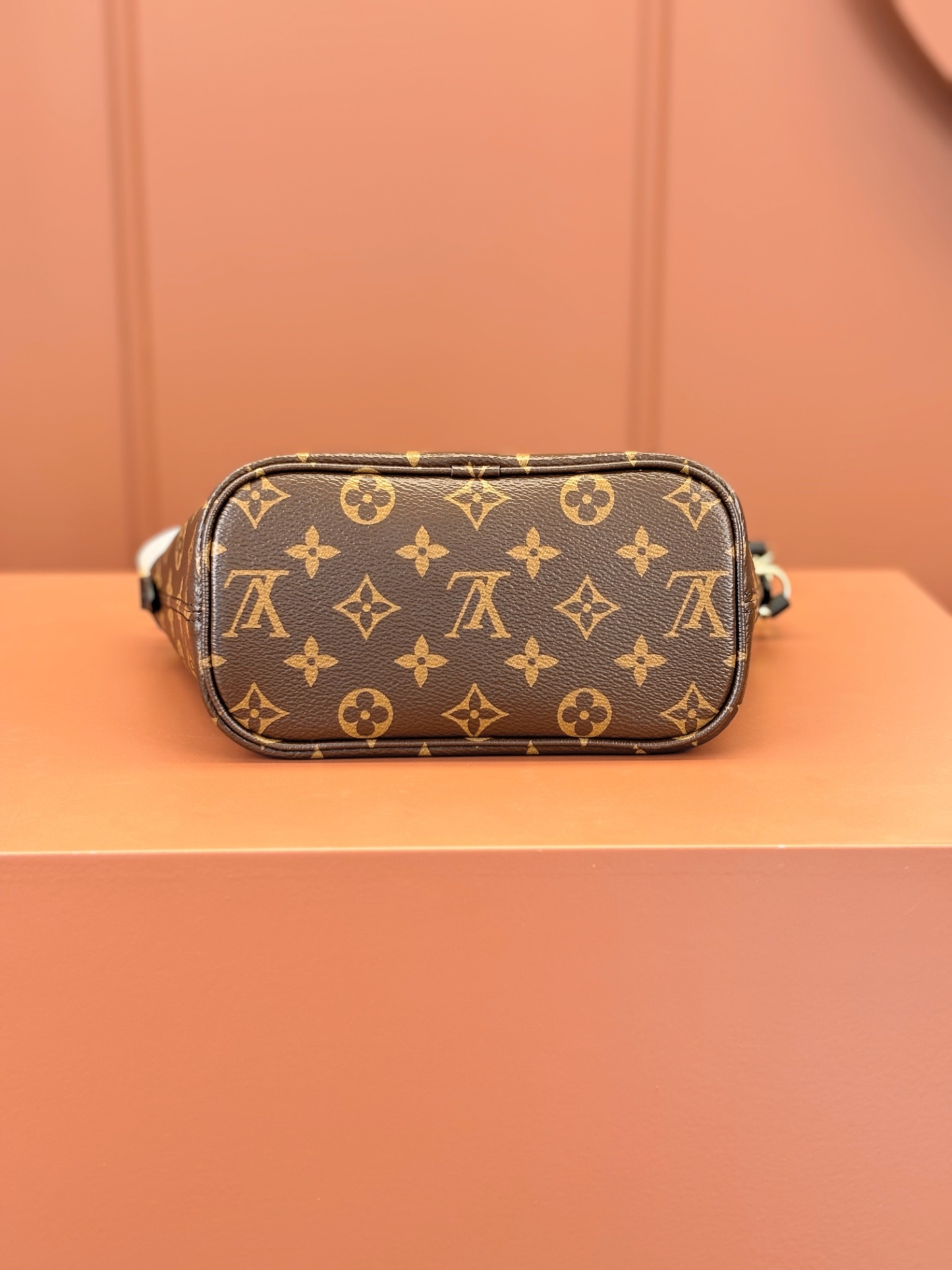 ルイ・ヴィトン「Louis Vuitton」ネヴァーフル インサイドアウト BB ハンドバッグ