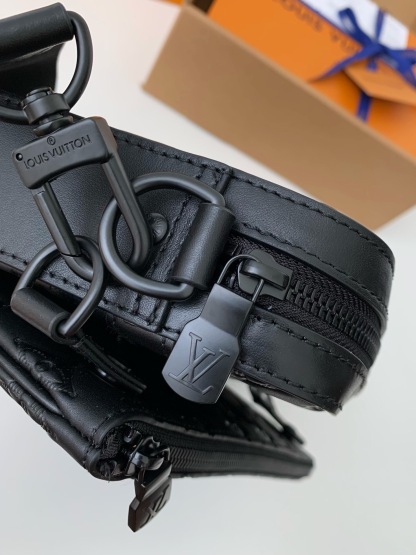 ルイ・ヴィトン「Louis Vuitton」モノグラム シャドウ トリオ メッセンジャー ショルダーバッグ