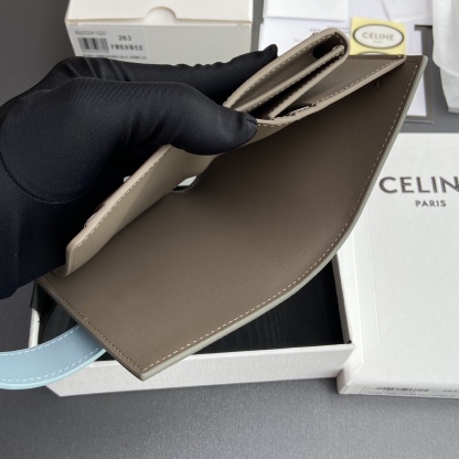 セリーヌ「Celine」プチ ツートン グラン シャン リザード プレート付き ウォレット