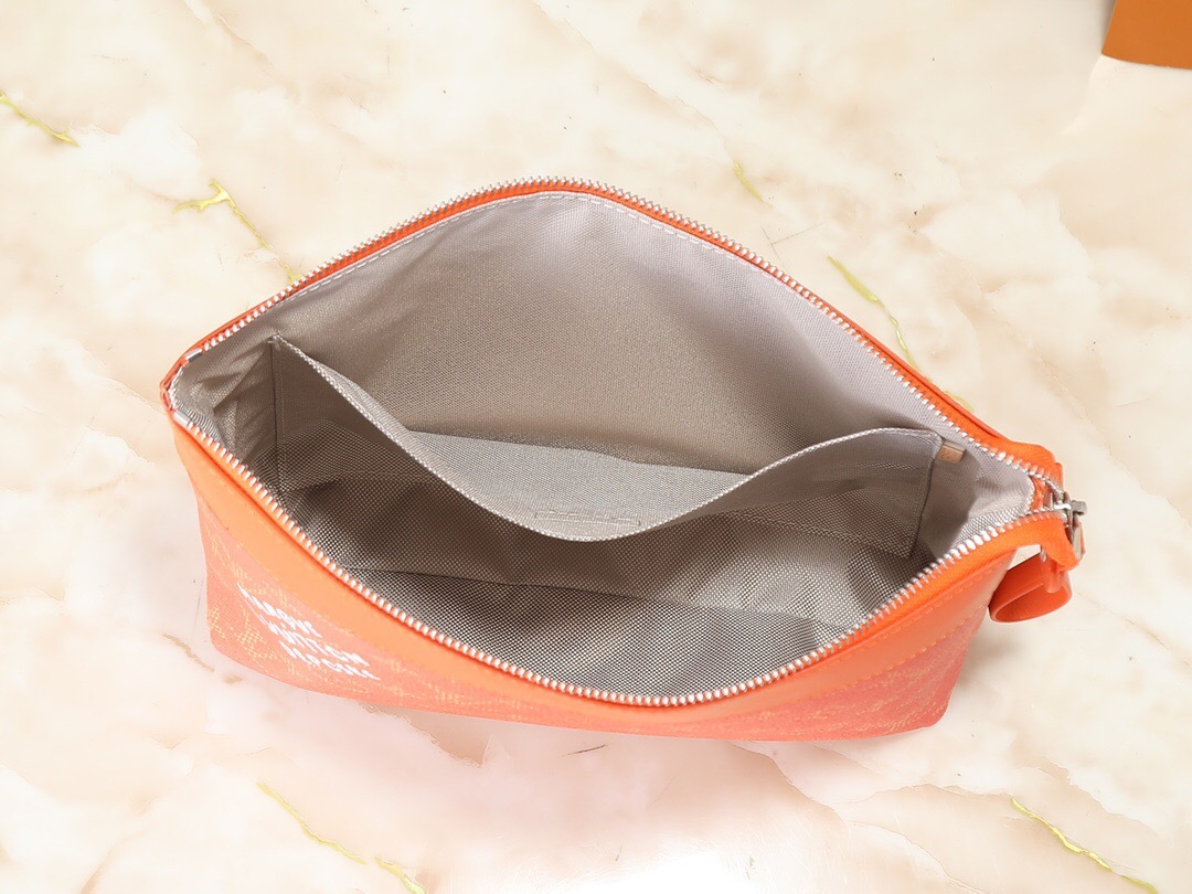 ルイ・ヴィトン「Louis Vuitton」ポシェット･ヴォワヤージュ スープル