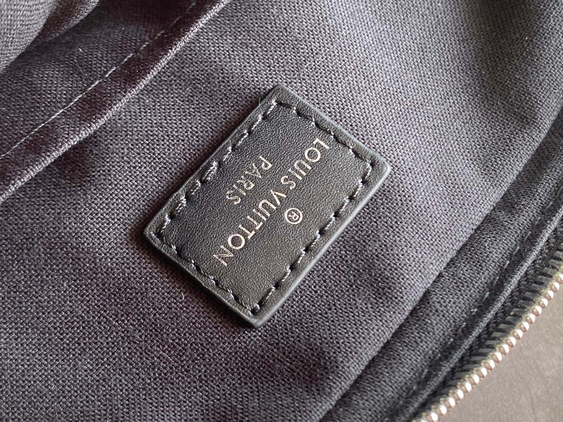 ルイ・ヴィトン「Louis Vuitton」新作 Trio メッセンジャーバッグ