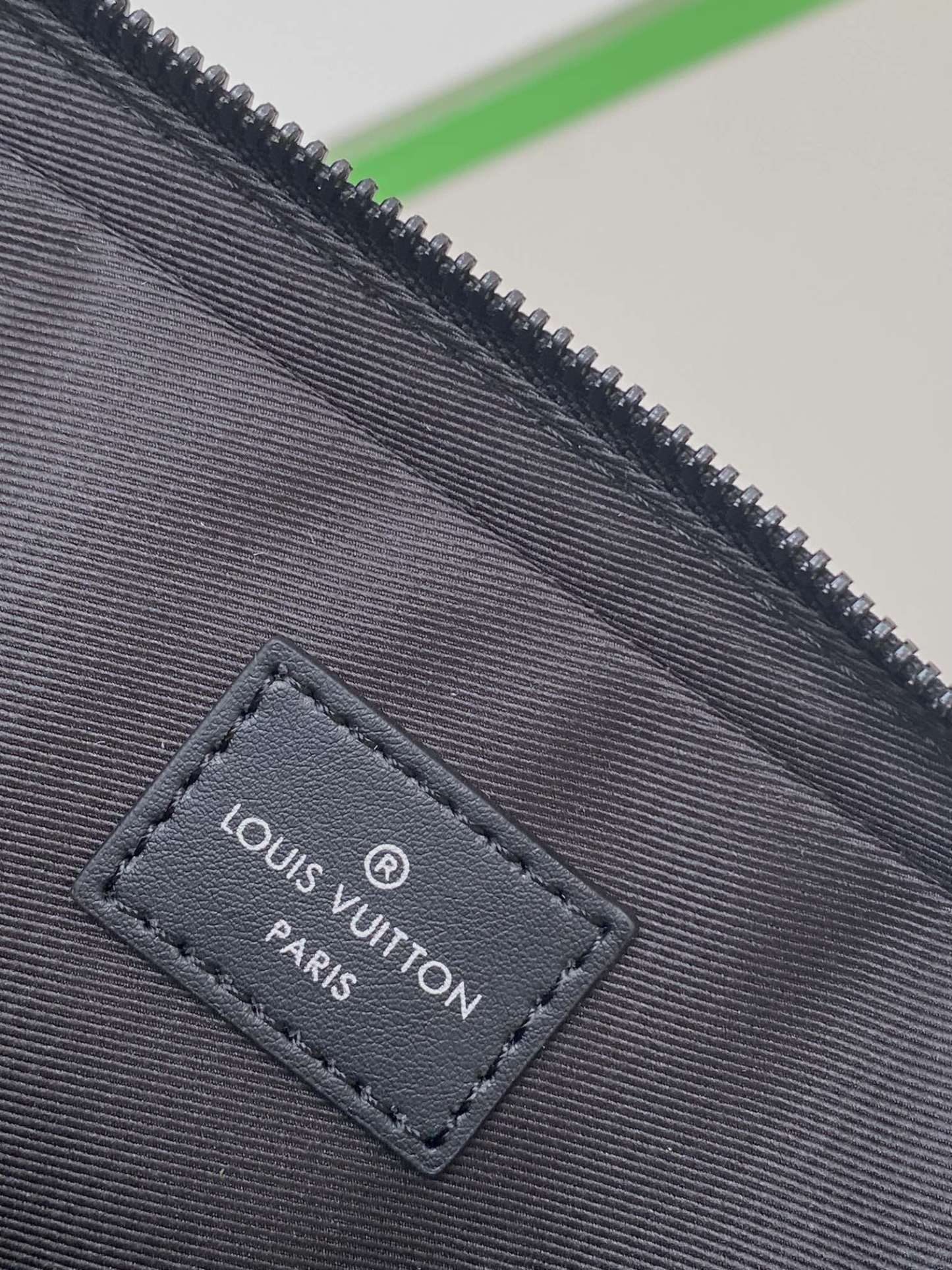 ルイ・ヴィトン「Louis Vuitton」新作 Trio メッセンジャーバッグ