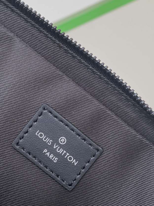 ルイ・ヴィトン「Louis Vuitton」新作 Trio メッセンジャーバッグ