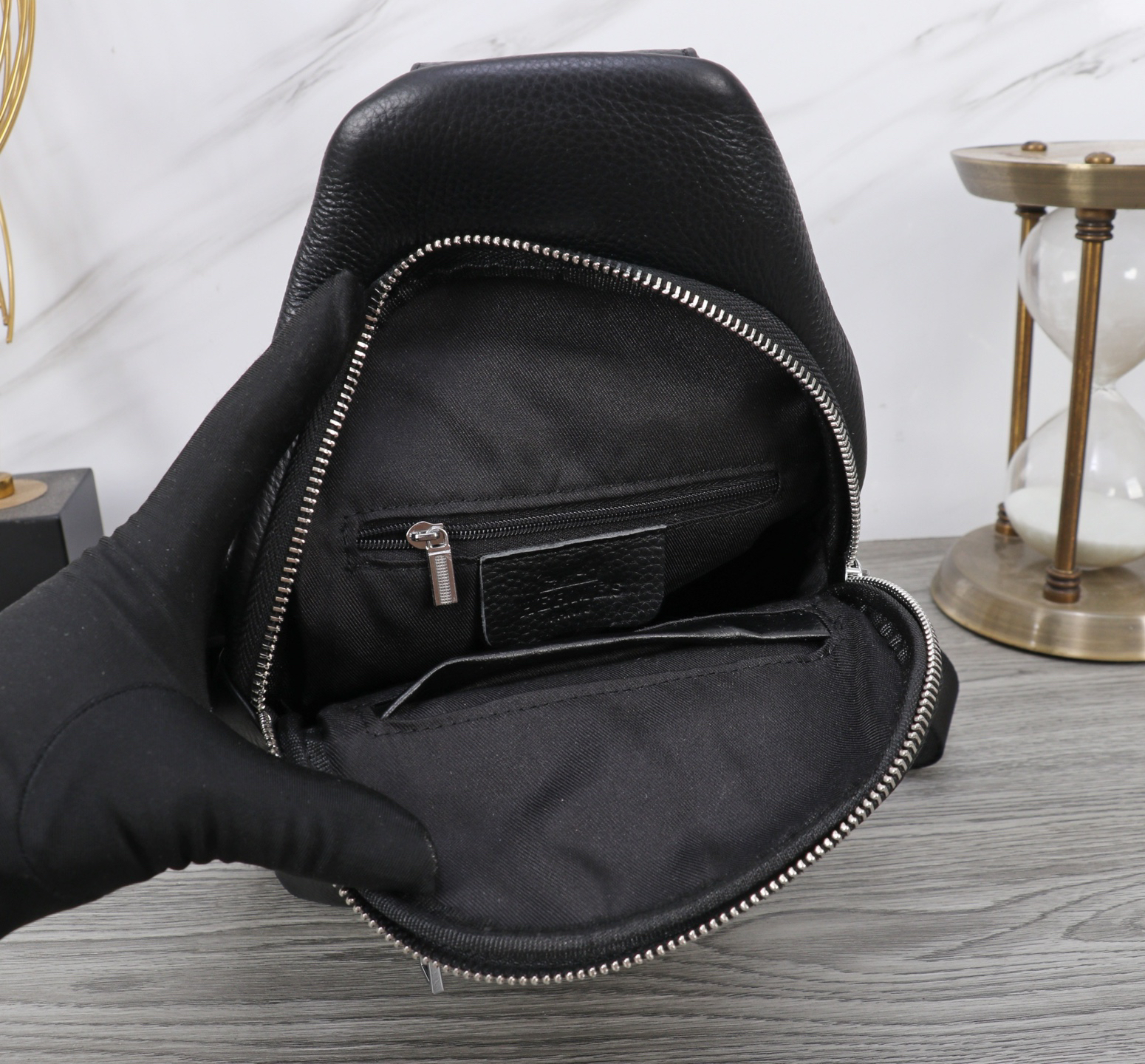 エルメス「Hermès」エンボス レザー ファニーパック