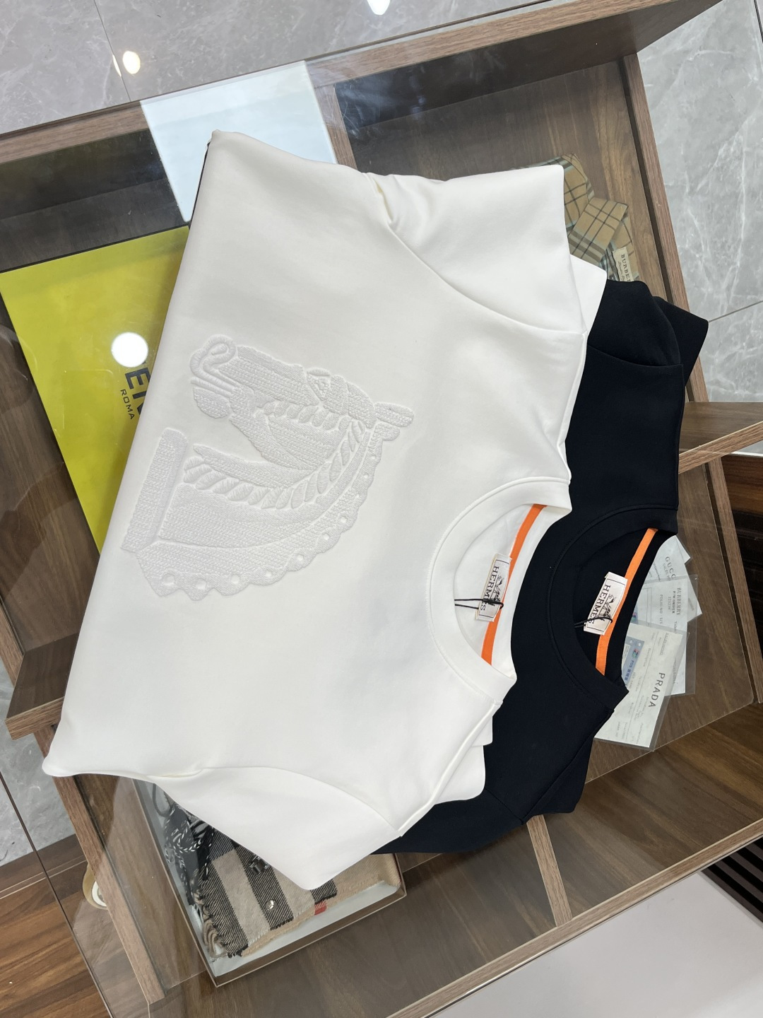 エルメス「Hermès」クルーネックスウェットシャツ