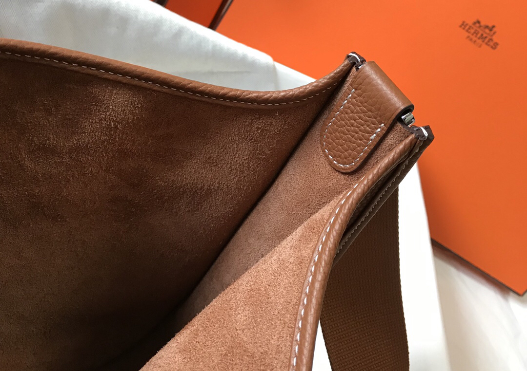 エルメス「Hermès」エヴリン ショルダーバッグ