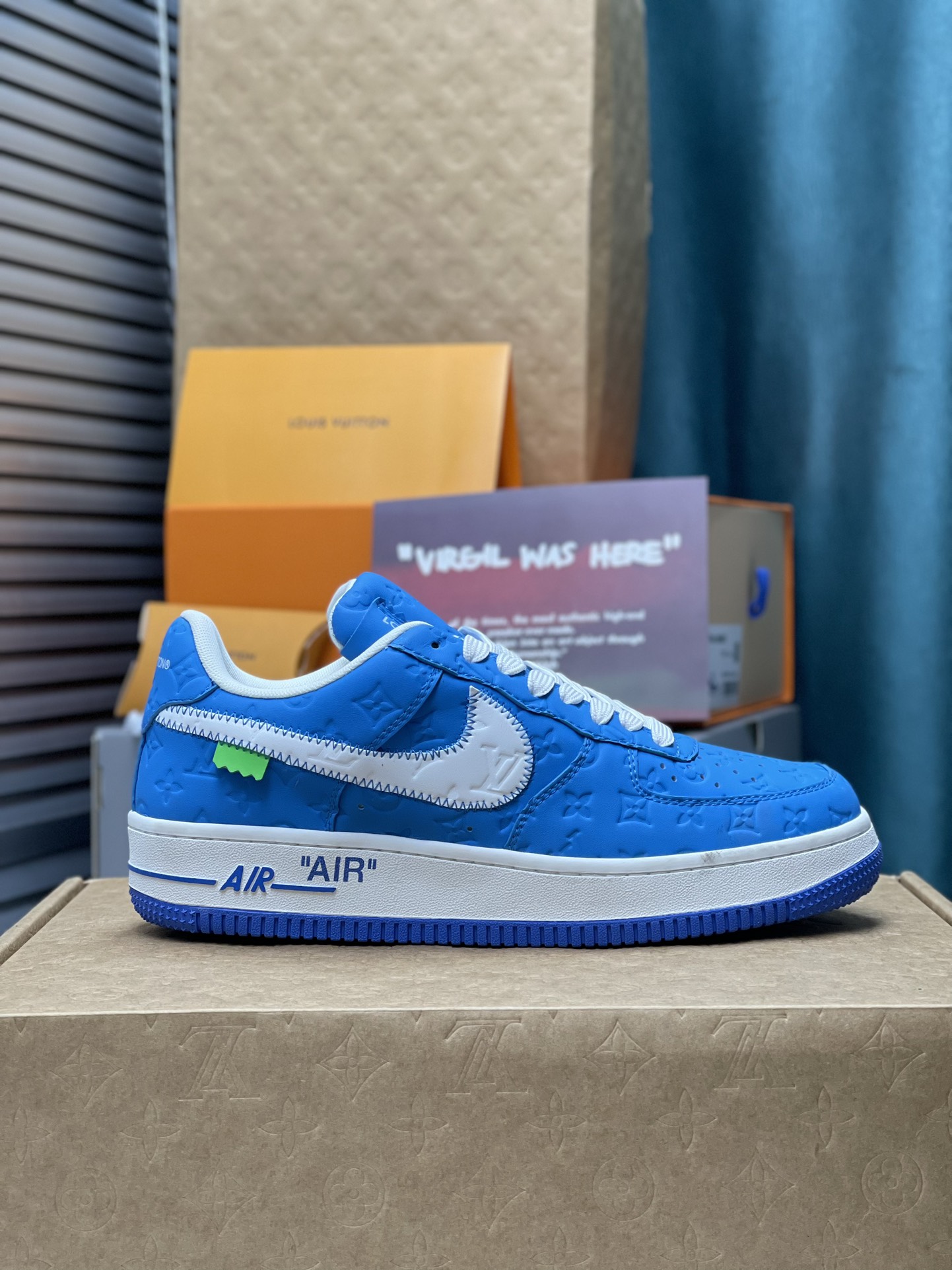 「コラボモデル」Louis Vuitton x Nike Air Force 1 Low【新商品発売】七色