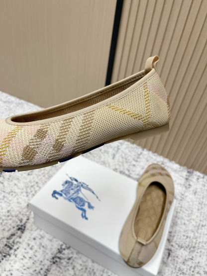 バーバリー「Burberry」バーバリー ネプチューン スニーカー / ソックススニーカー