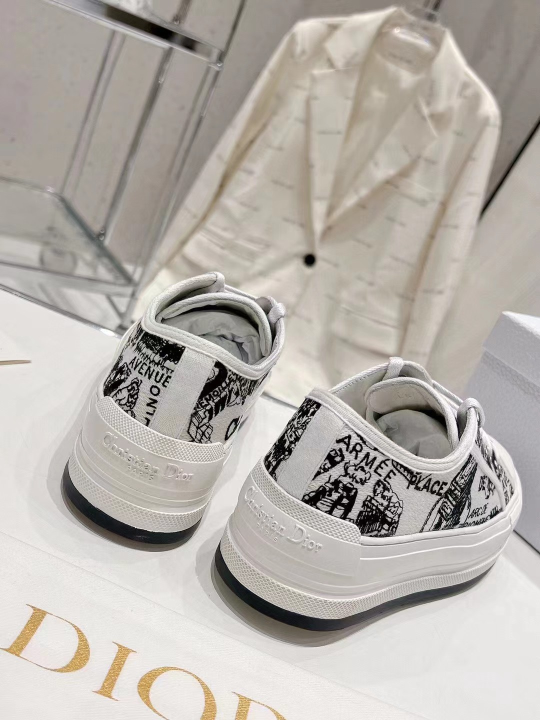 ディオール「Dior」ラディクット スニーカー