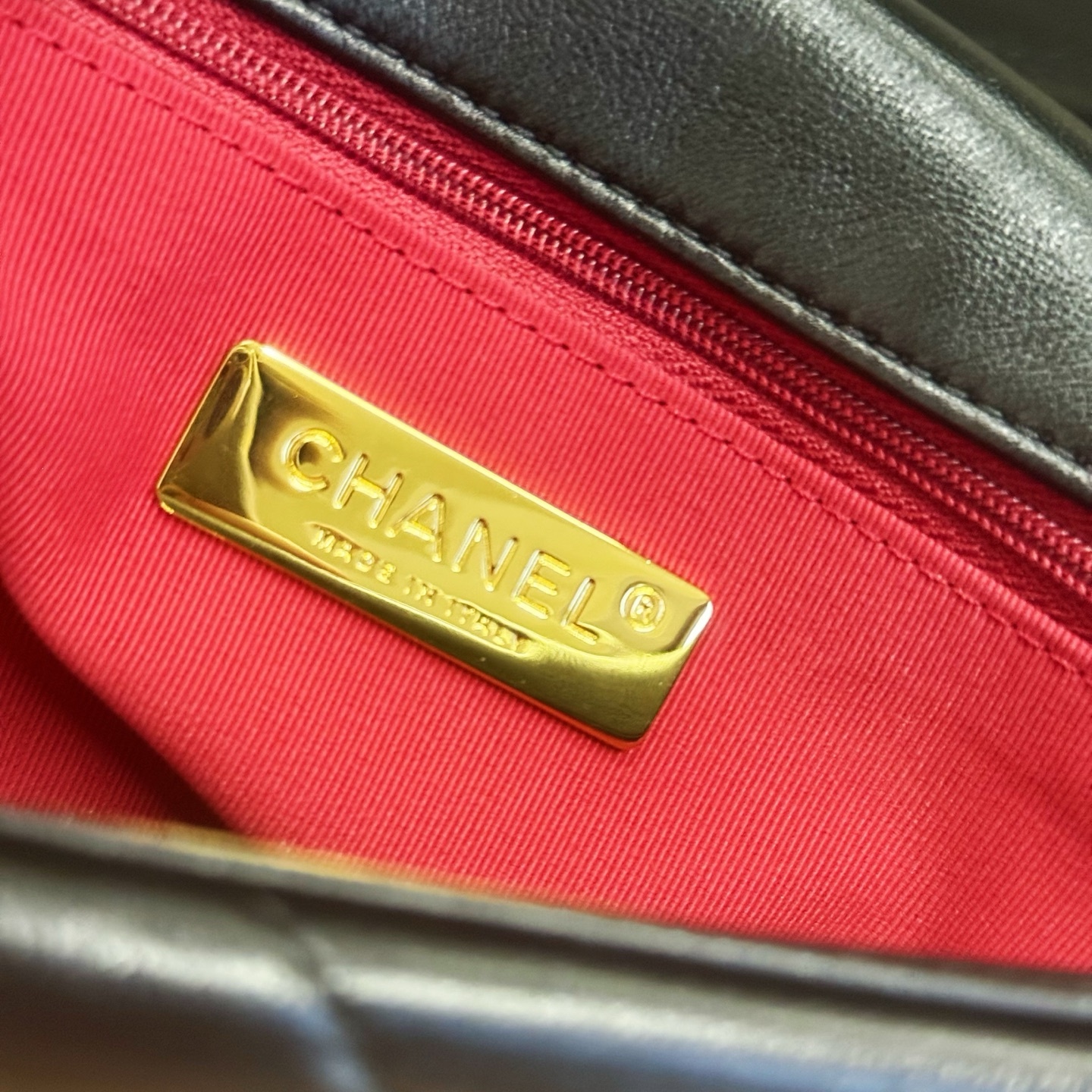 シャネル「Chanel」バッグ ミディアムサイ