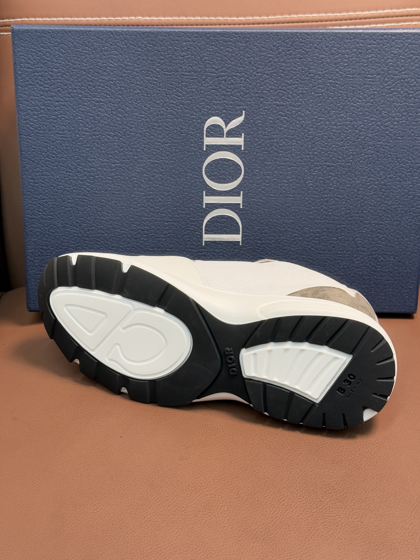 ディオール「Dior」x KAWS スネークイヤー コレクション B35 NXXT メンズ スニーカー