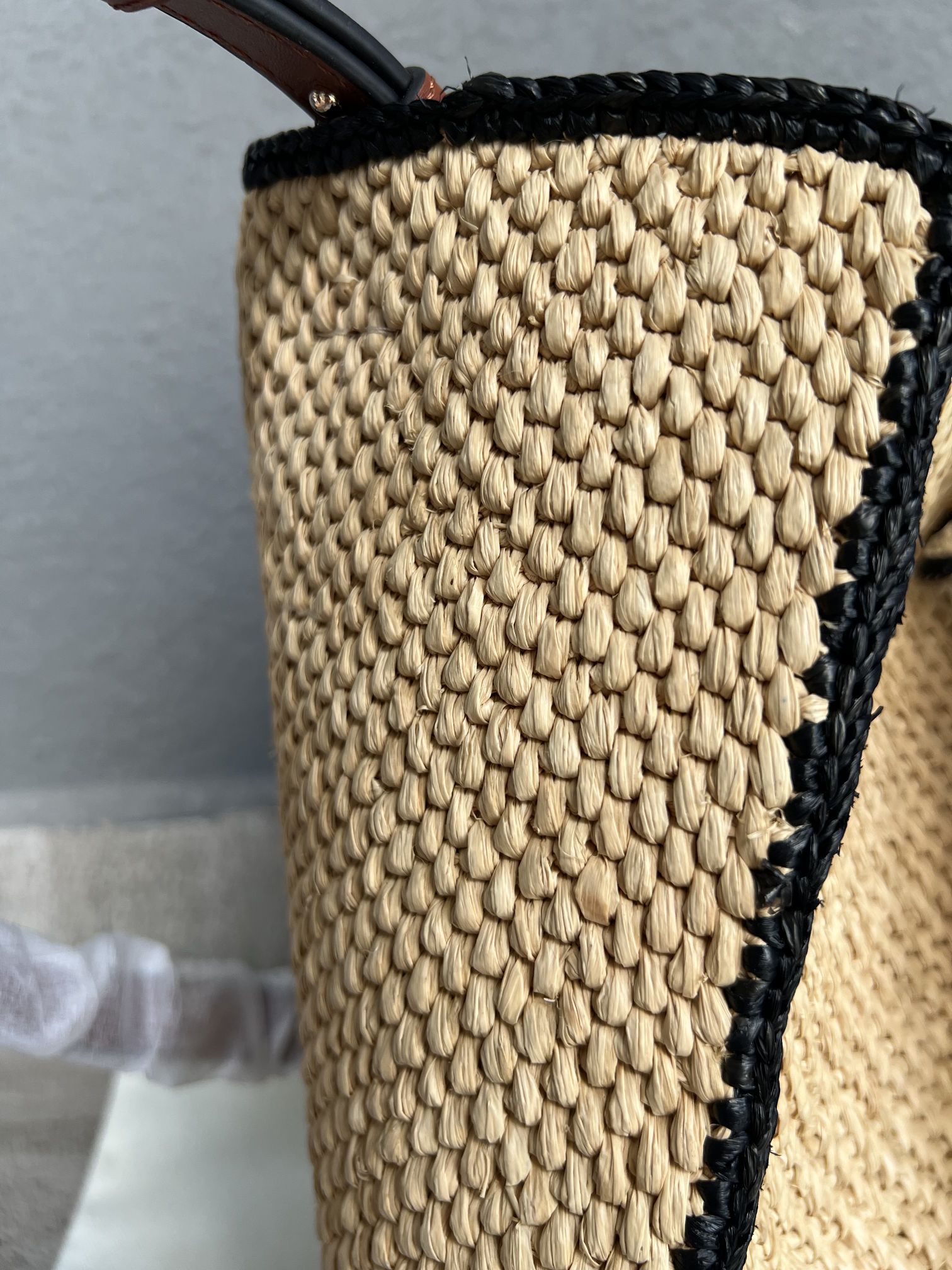 ロエベ「Loewe」Anagram Basket ラージトートバッグ ラフィア素材