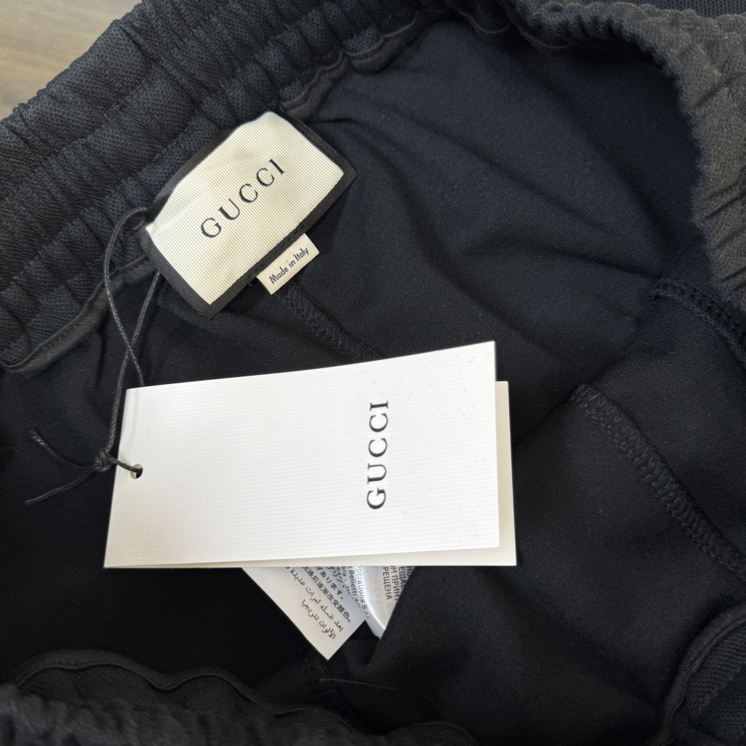 グッチ「Gucci」コットンショーツ / ロゴショーツ