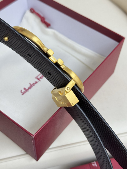 Ferragamoプレミアム トゴレザーベルト / ハイエンドウエストベルト