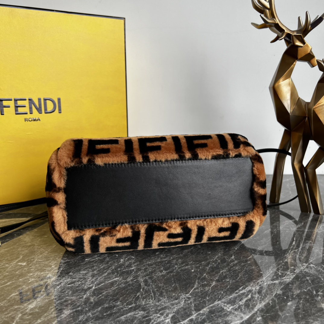 フェンディ「Fendi」シープスキン珐琅シリーズ ミニトートバッグ