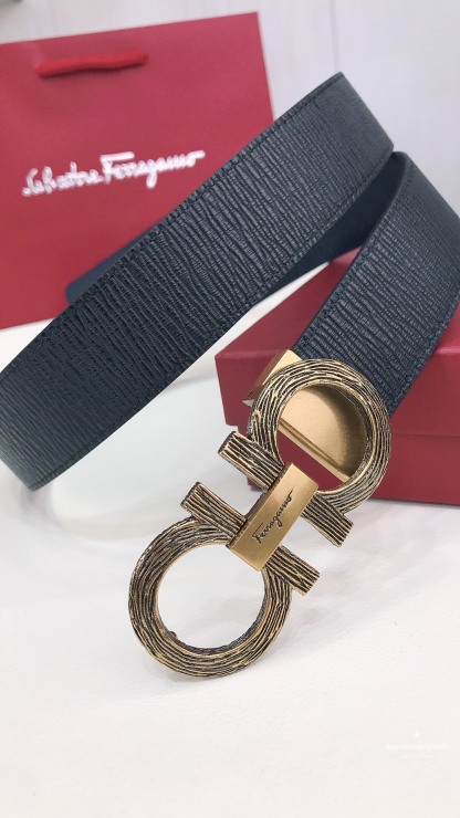 フェラガモ「Ferragamo」リバーシブルベルト「デュアルバックル」