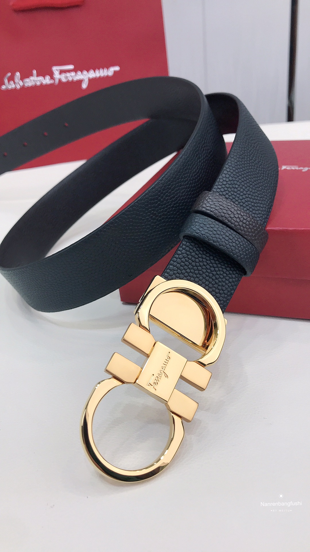 フェラガモ「Ferragamo」リバーシブルベルト「デュアルバックル」