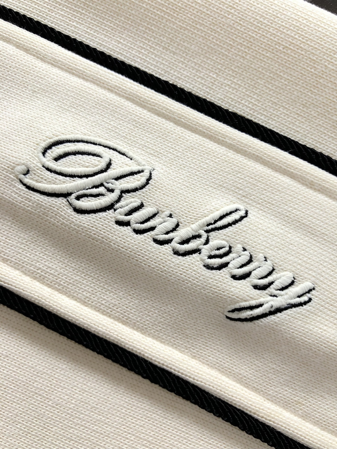 バーバリー「Burberry」バーバリー レタリング刺繍 ジップアップジャケット / アウター