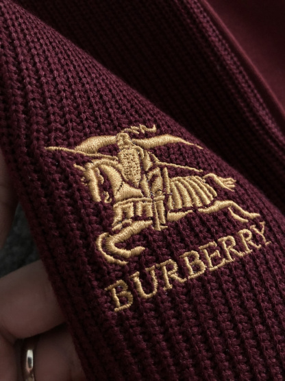 バーバリー「Burberry」バーバリー チェック×ナイト刺繍 クルーネックスウェットシャツ / ロングスリーブスウェット