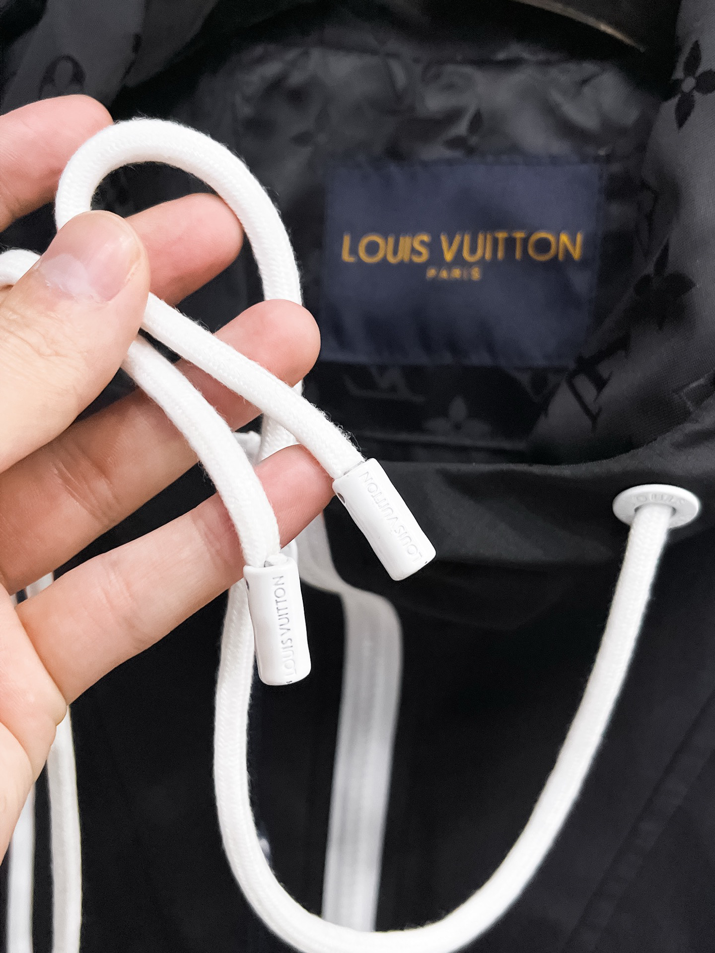 ルイ・ヴィトン「Louis Vuitton」ルイ・ヴィトン ロゴプリント ジップアップジャケット / アウター