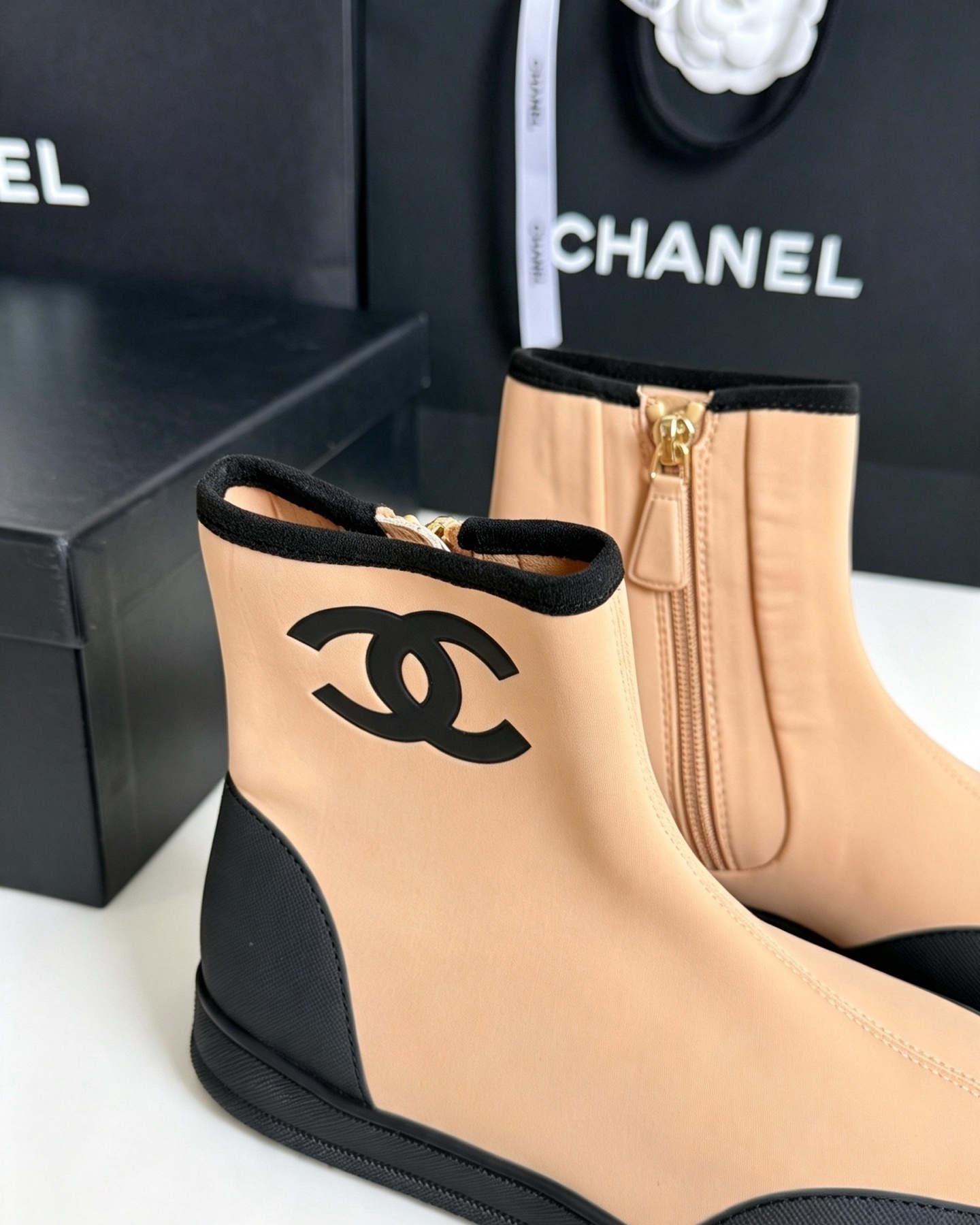 シャネル「Chanel」シャネル スニーカーブーツ / ショートブーツ