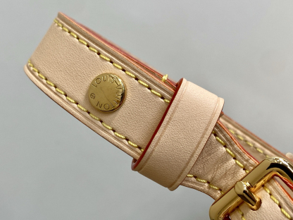 ルイ・ヴィトン「Louis Vuitton」ルイ・ヴィトン キャリーオール イーストウエスト モノグラム・アンブレーム / ショルダーバッグ