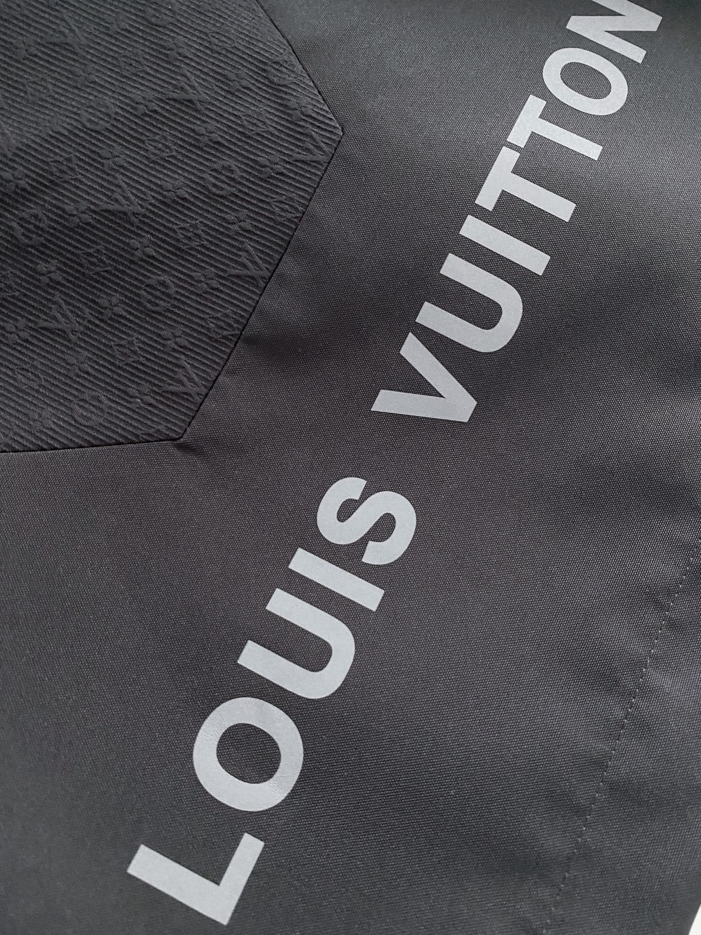 ルイ・ヴィトン「Louis Vuitton」ルイ・ヴィトン 2026年秋冬 メンズ ジャケット / アウター