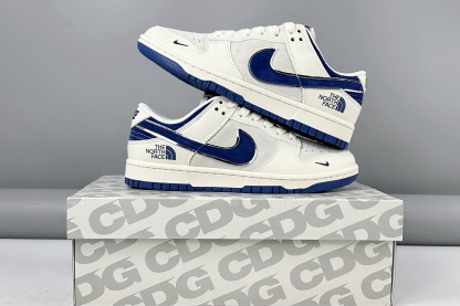 ナイキ「Nike」ク ロー カジュアルスニーカー