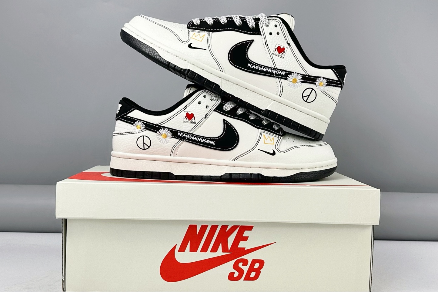 ナイキ「Nike」ク ロー カジュアルスニーカー