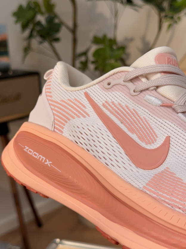 ナイキ「Nike」ク ロー カジュアルスニーカー