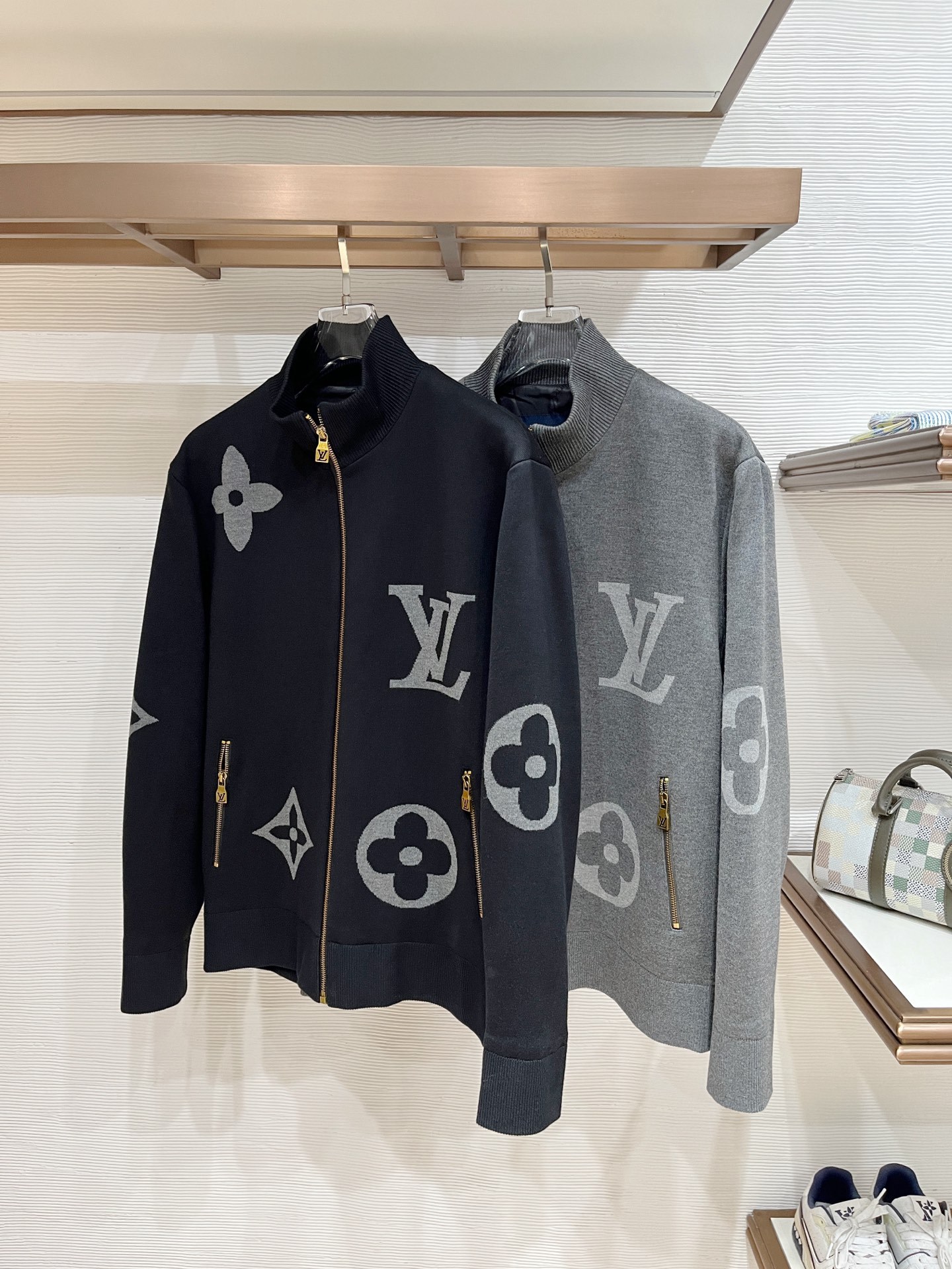 ルイ・ヴィトン「Louis Vuitton」ルイ・ヴィトン モノグラム ニット スタンドカラージャケット / メンズアウター