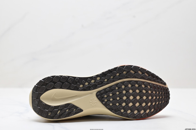 ナイキ「Nike」ク ロー カジュアルスニーカー