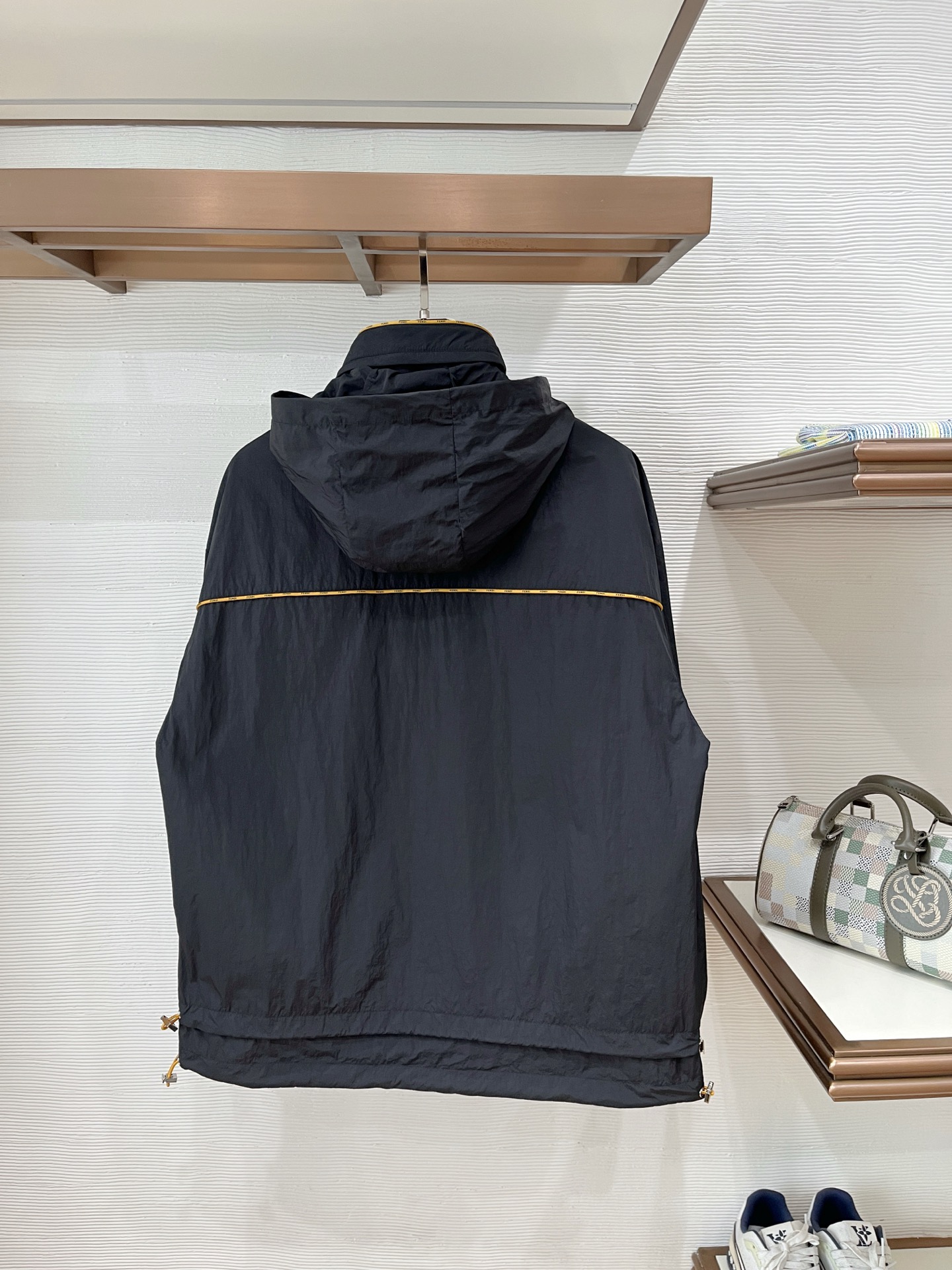 フェンディ「Fendi」フェンディ ゴールドパイピング フーデッドジャケット / メンズ アウター