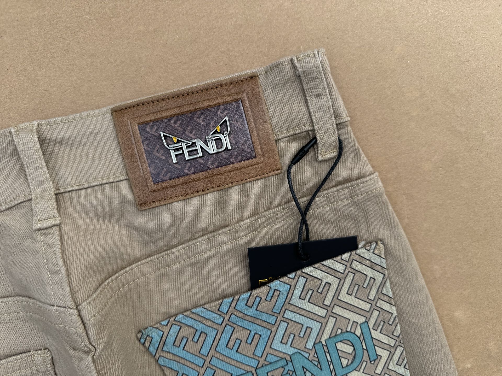 FENDI フェンディ プリントロゴ ハイウエスト ストレートパンツ / ロングパンツ